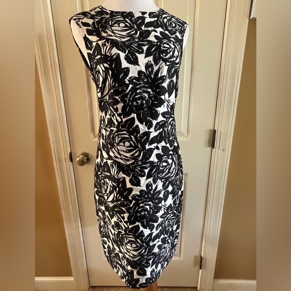 Barney’s New York Made in Italy Silk Floral Black and White Dress Size 10 Formal